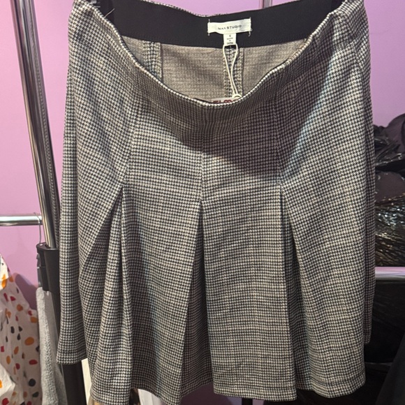 Max Studio Monochrome Houndstooth A-Line Skirt - Picture 3 of 3